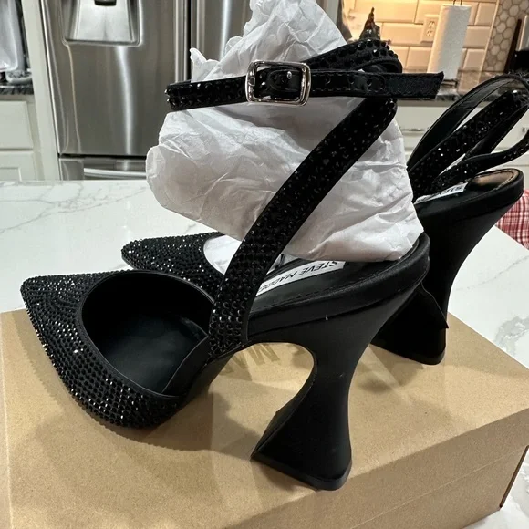 Brand new, never worn. Madden Zestful Black Gems - Picture 5 of 6